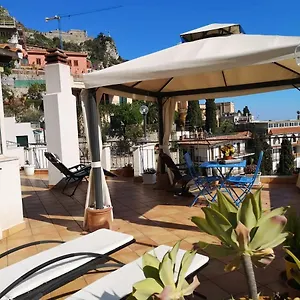 il-terrazzo-di-marlu.sicilyhotelsitaly.net/