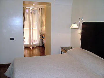 Giolitti Hotel Roma 2*,